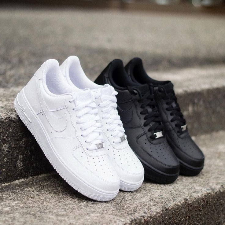 *NIKE AIR FORCE ONE BLANCO Y NEGRO*